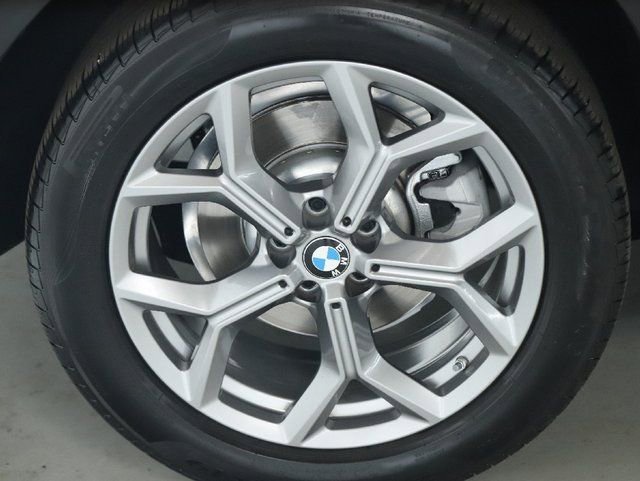 Used 2025 BMW X4 xDrive30i AWD/4WD image 14