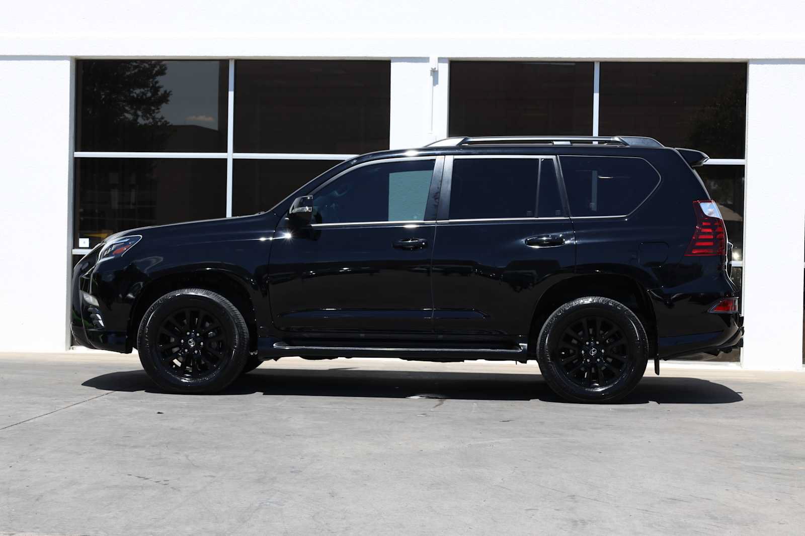 Used 2022 Lexus GX 460 w/ Black Line Special Edition AWD/4WD image 12
