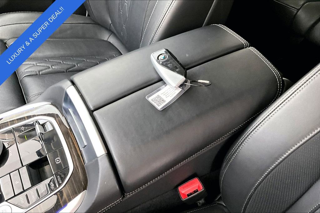 Used 2025 BMW X7 xDrive40i image 14