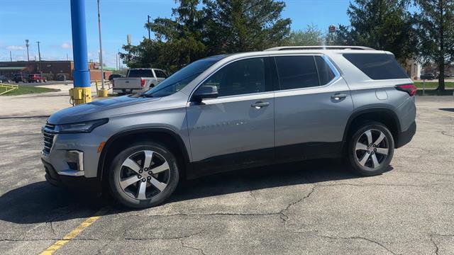 Used 2023 Chevrolet Traverse LT w/ LT Premium Package AWD/4WD image 5
