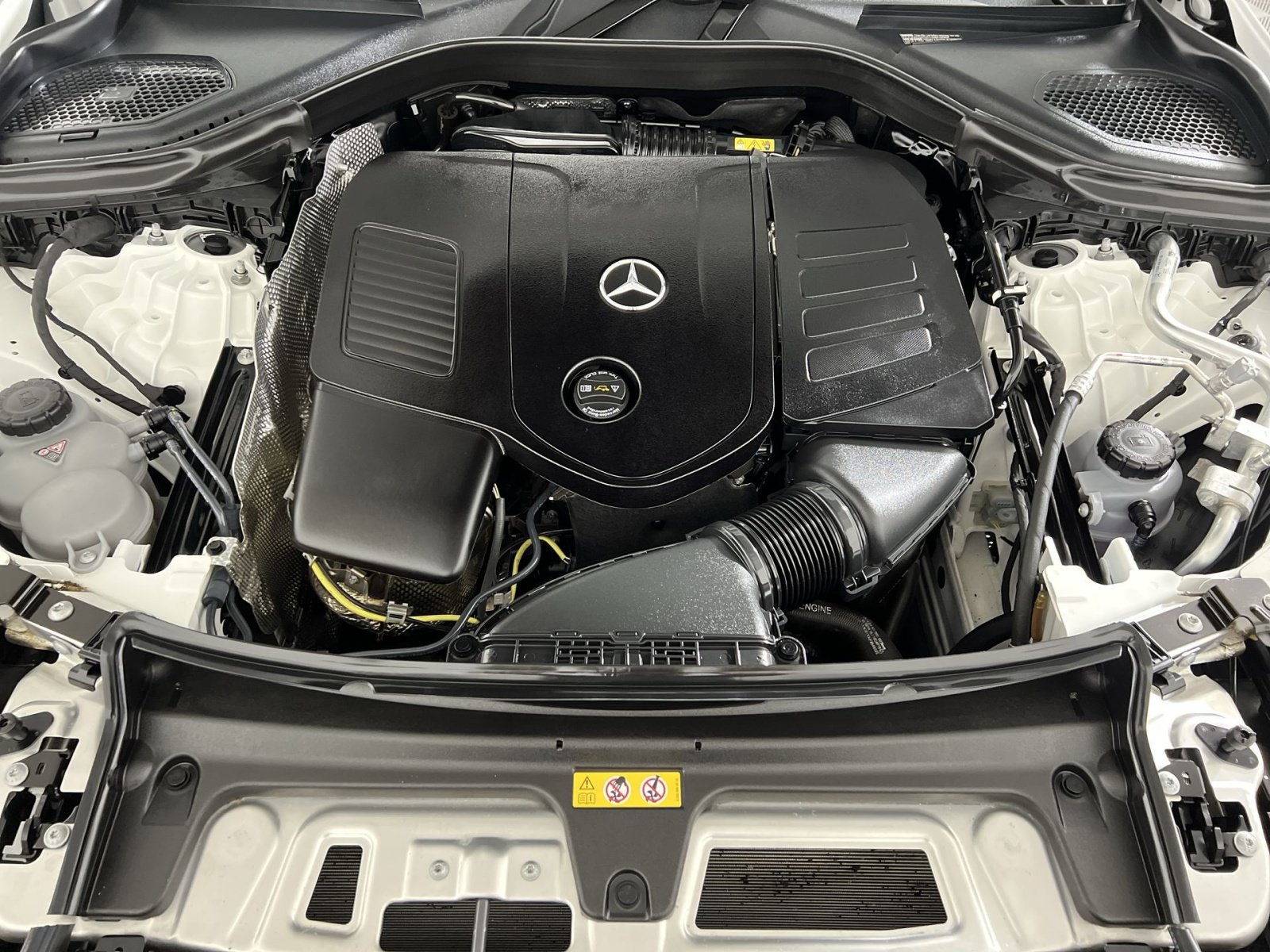 Used 2024 Mercedes-Benz GLC 300 4MATIC image 27