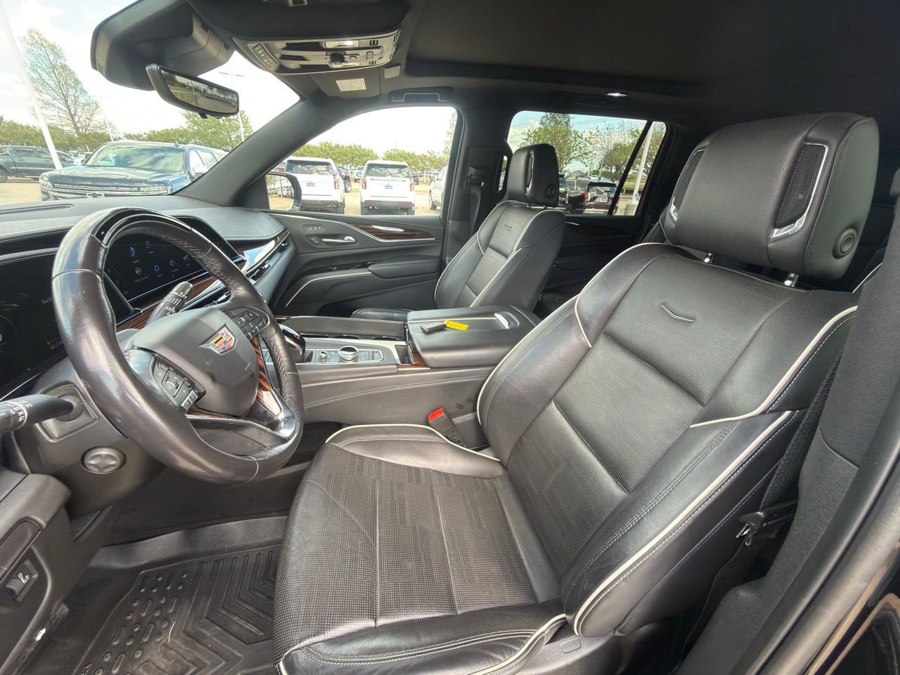 Used 2023 Cadillac Escalade ESV Premium Luxury w/ LPO, Illumination Package image 6