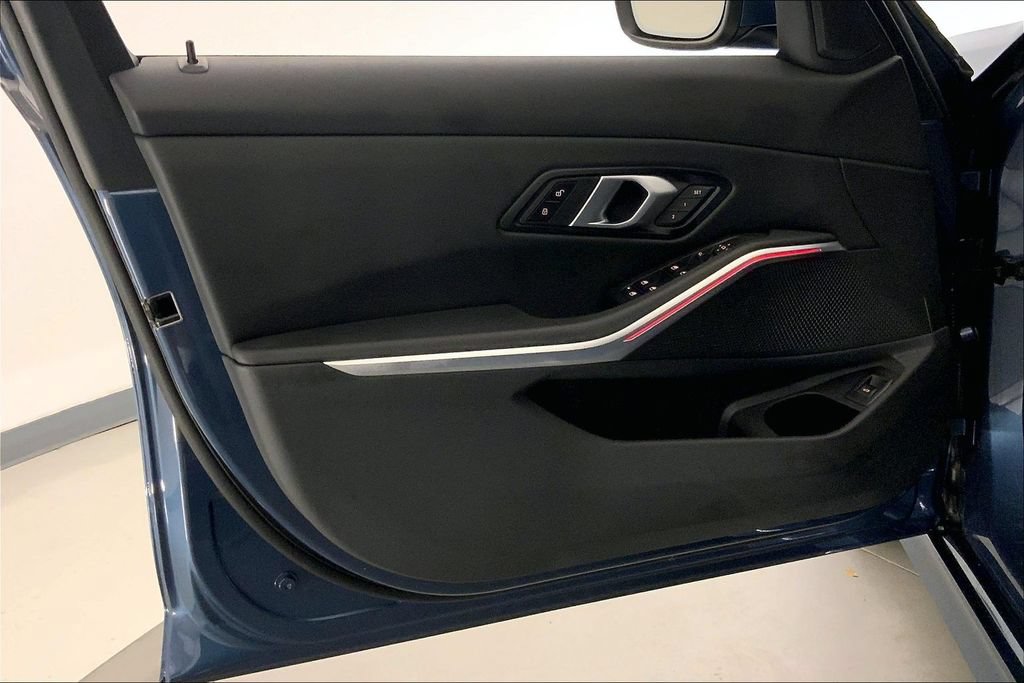 Used 2025 BMW 330i Sedan RWD image 23