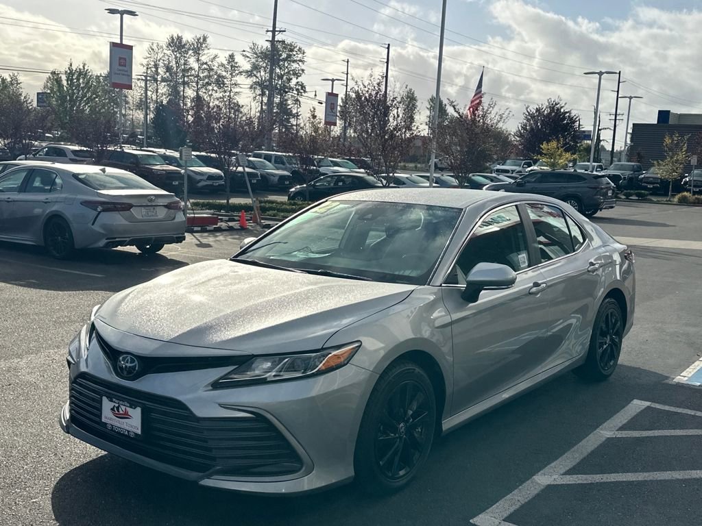 Used 2022 Toyota Camry LE image 7