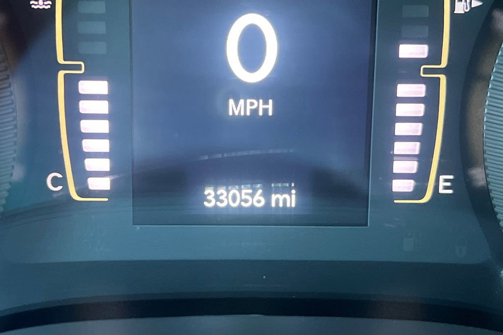 Used 2022 Jeep Cherokee Latitude w/ Trailer Tow Group image 25