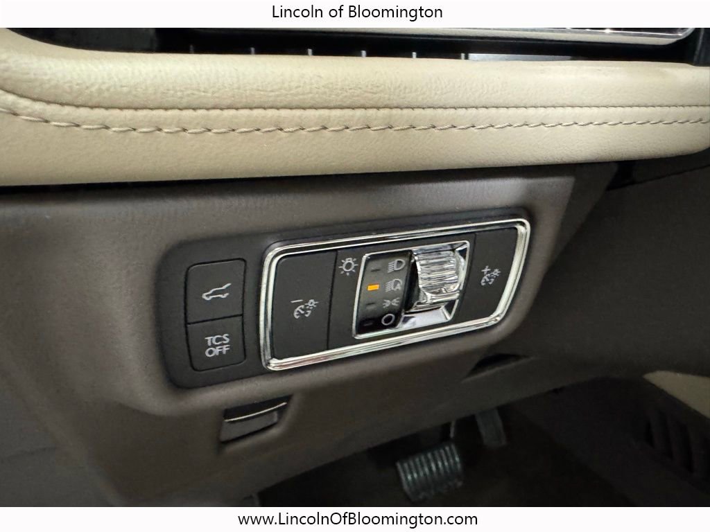 Used 2022 Lincoln Nautilus Reserve w/ Equipment Group 201A AWD/4WD image 32