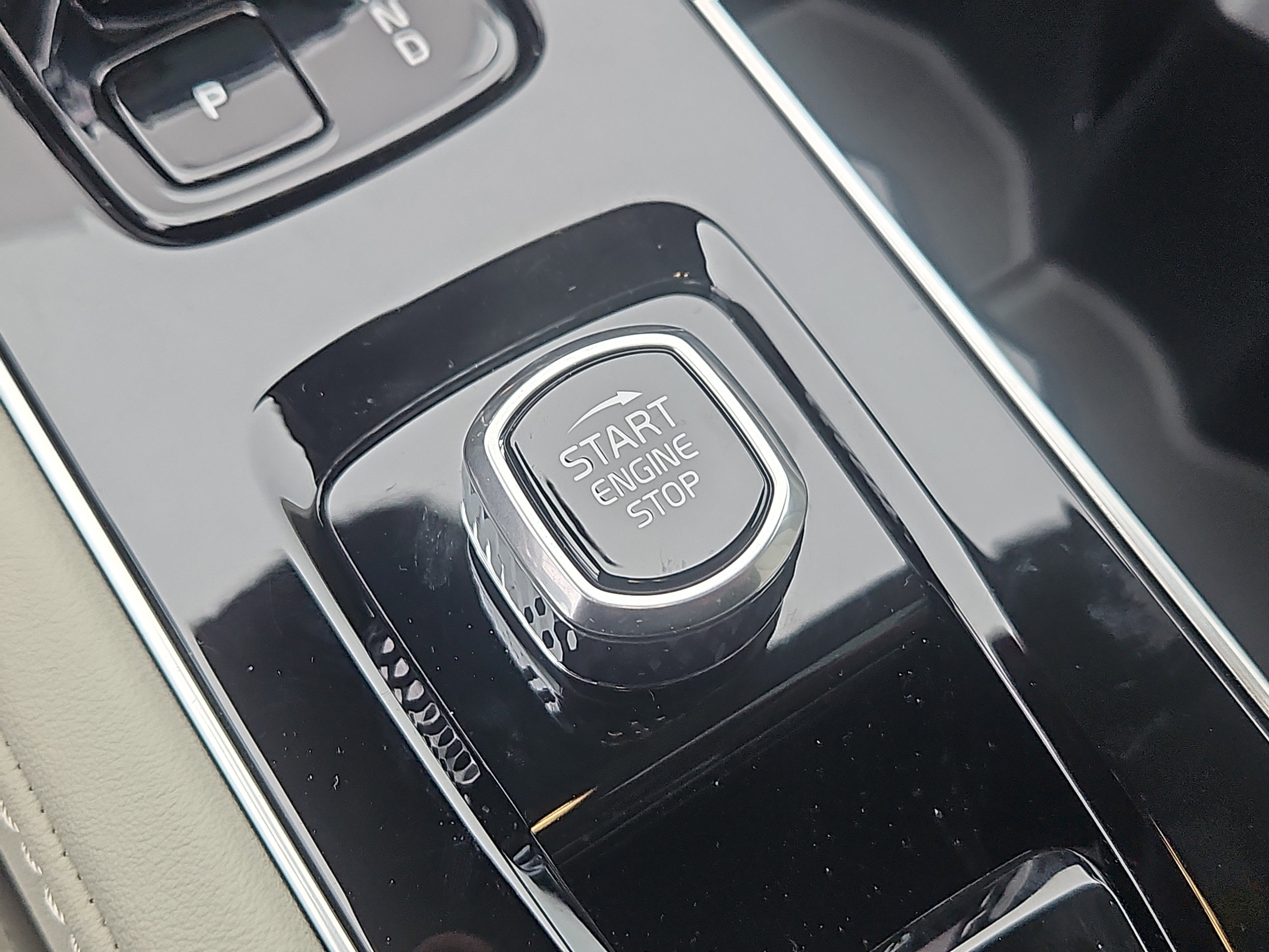 New 2026 Volvo XC90 B6 Ultra w/ Protection Package image 15