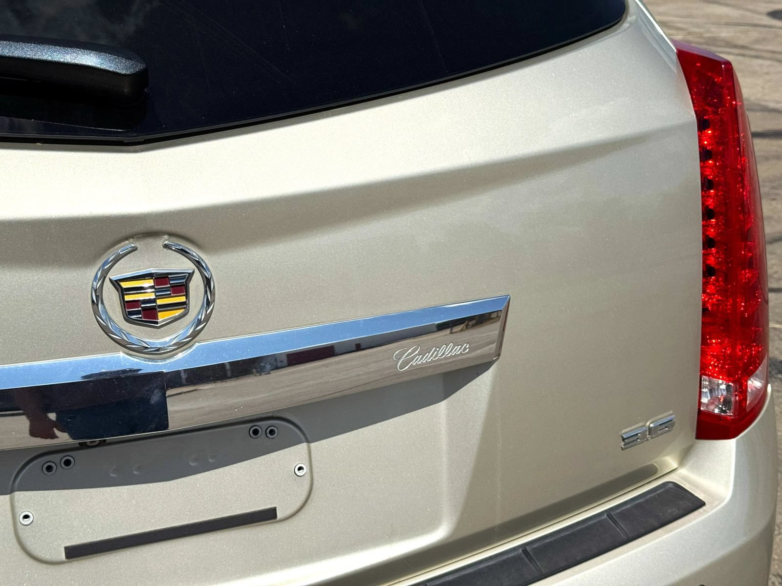 Used 2015 Cadillac SRX Luxury FWD image 10
