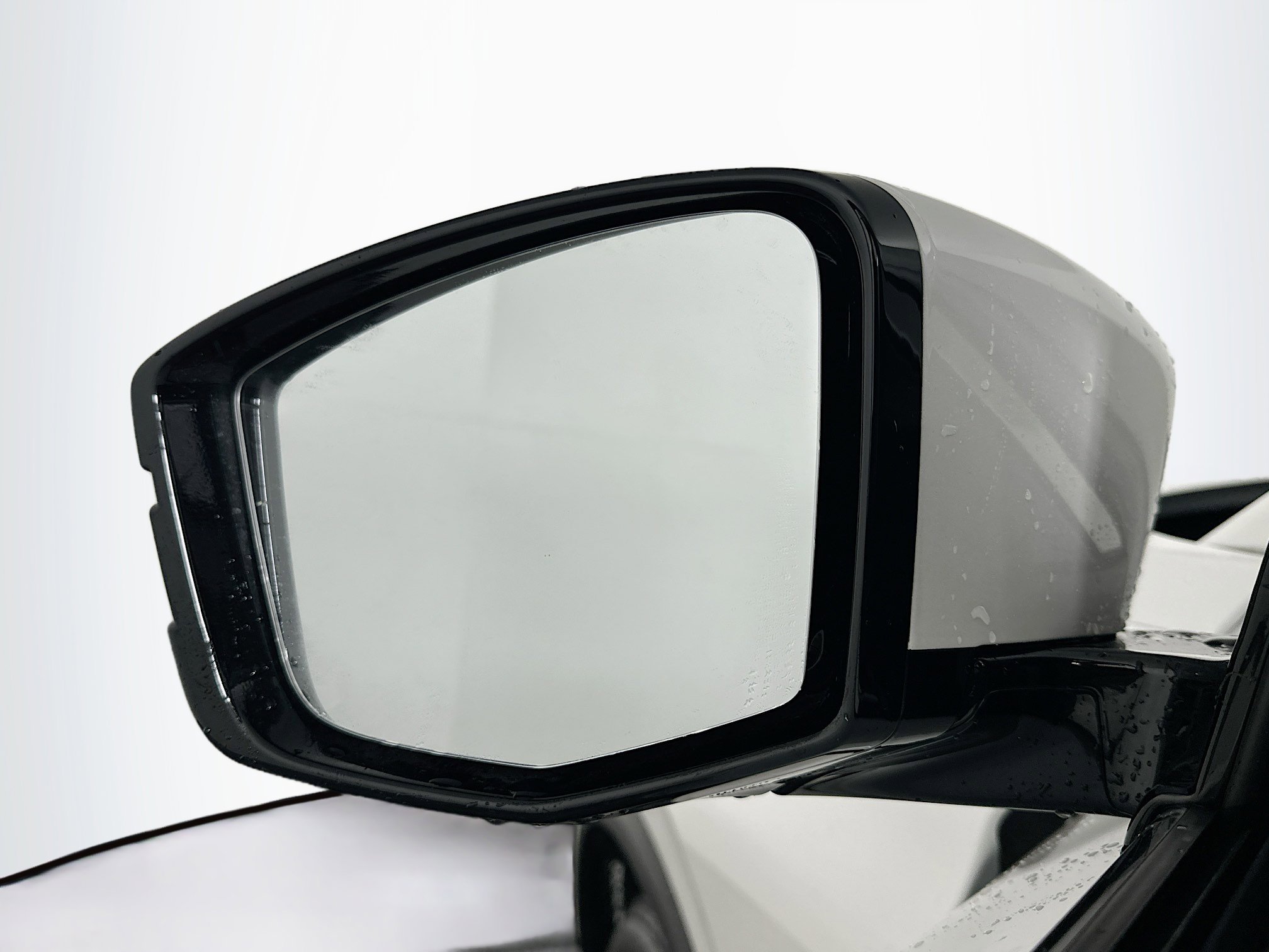 Used 2025 Acura MDX FWD image 16