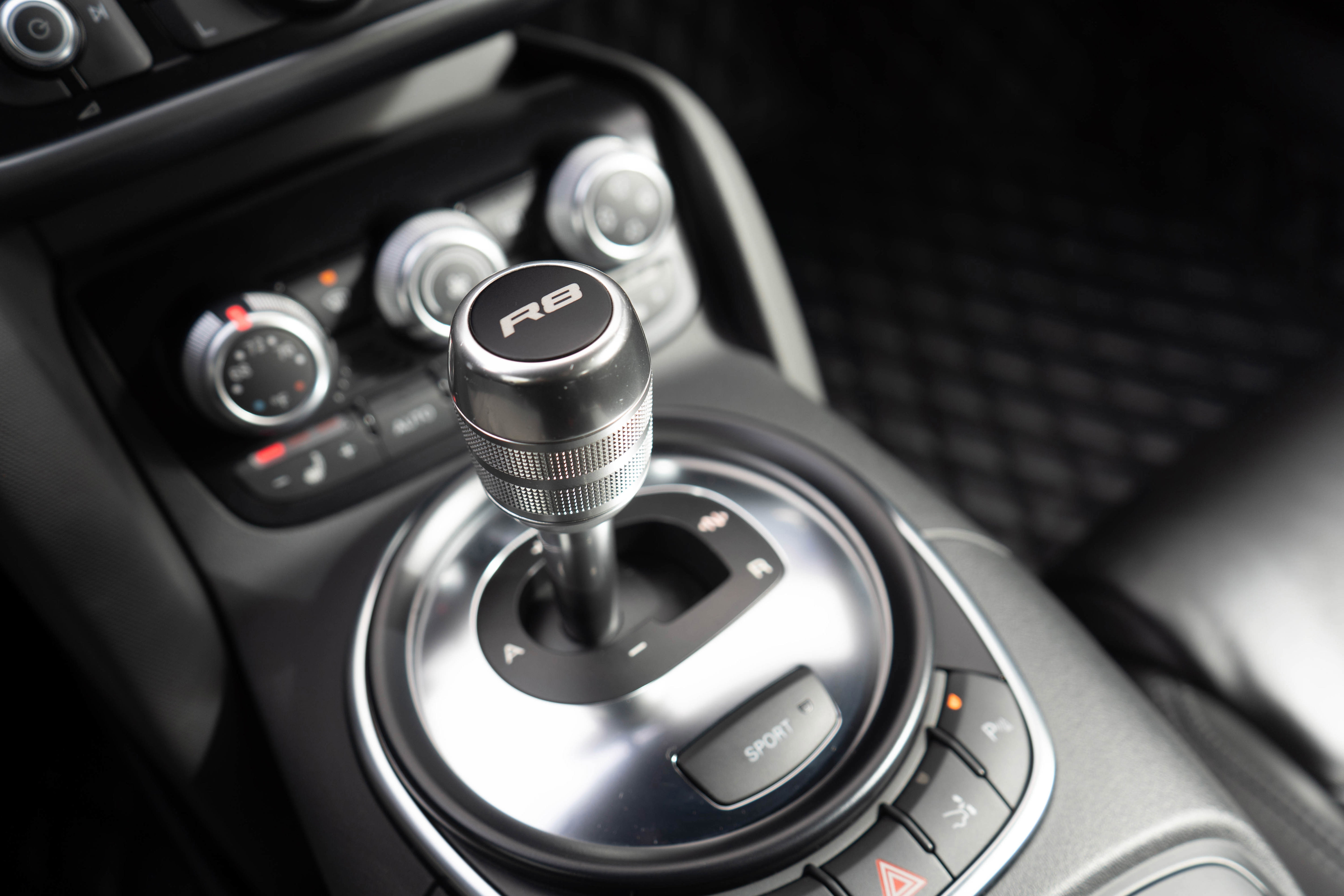 Used 2009 Audi R8 V8 image 24