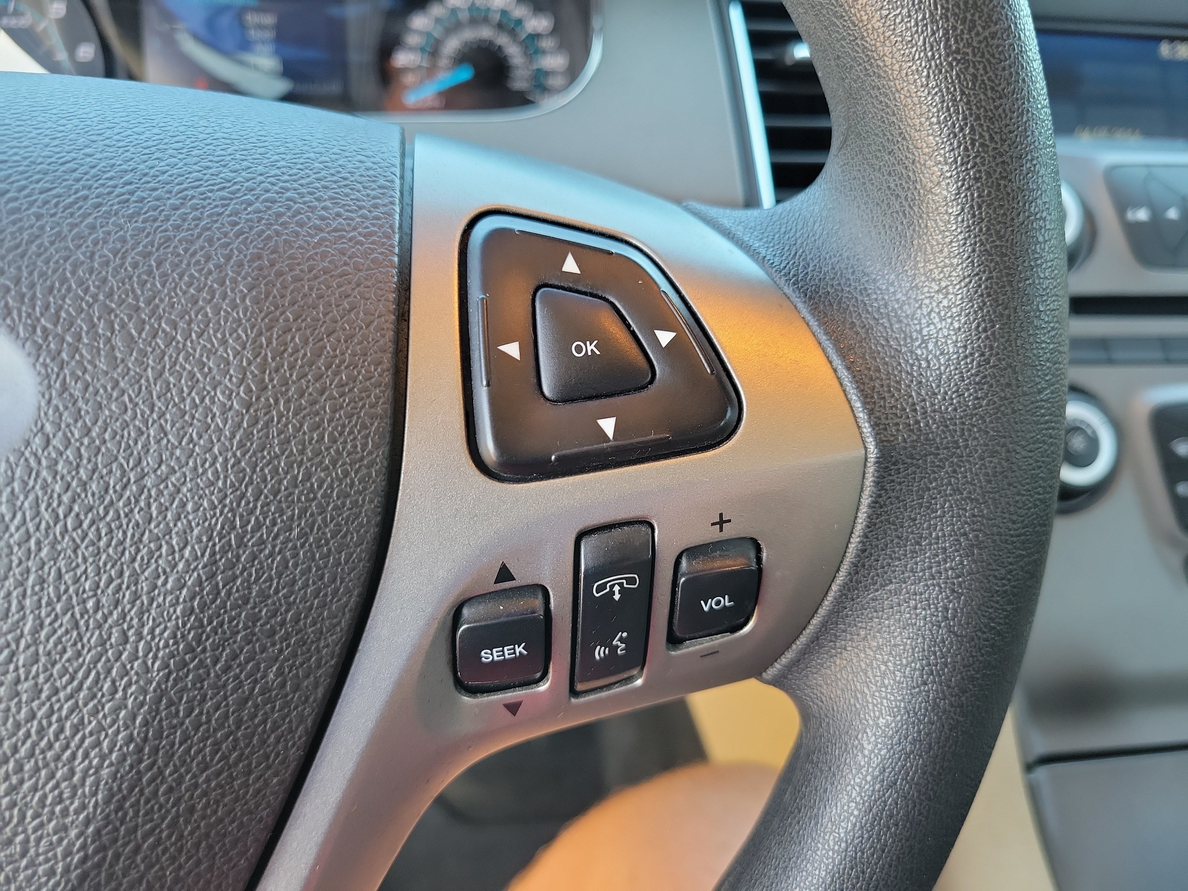 Used 2015 Ford Taurus SE FWD image 22