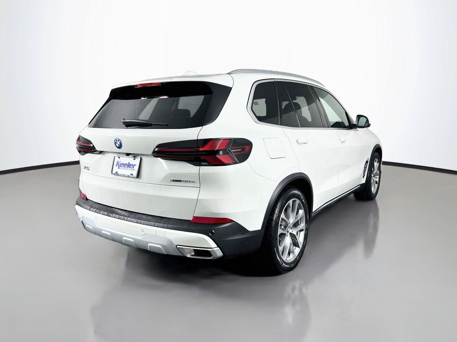New 2026 BMW X5 xDrive50e w/ Parking Assistance Package AWD/4WD image 6