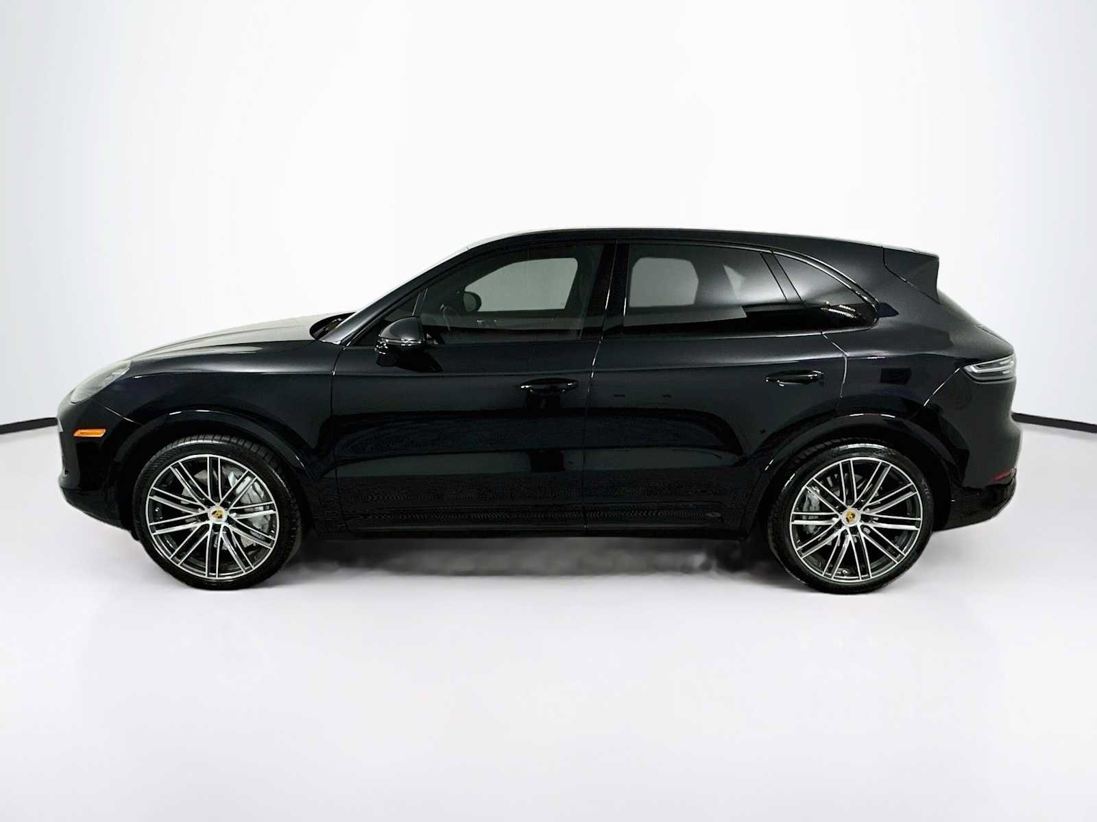 Certified 2021 Porsche Cayenne Turbo AWD/4WD image 2