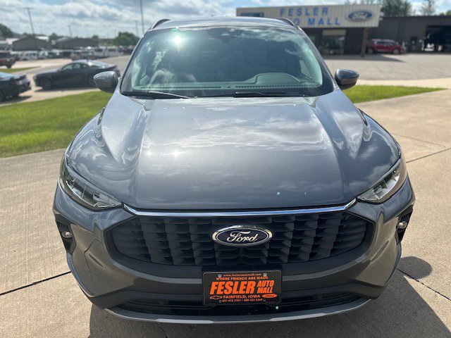 New 2024 Ford Escape SE FWD image 2