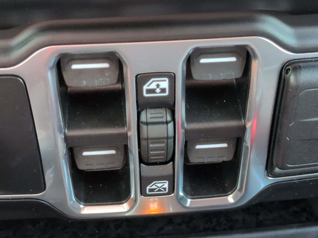 Used 2022 Jeep Gladiator Overland w/ Trailer Tow Package AWD/4WD image 23