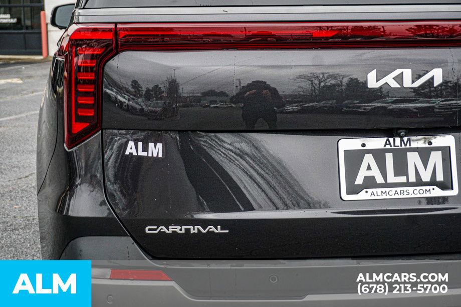 Used 2025 Kia Carnival SX Prestige image 13