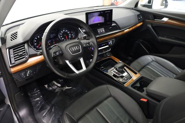 Used 2023 Audi Q5 2.0T Premium w/ Convenience Package image 11