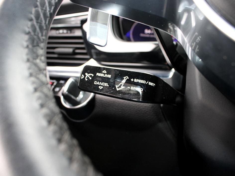 Used 2020 Porsche Panamera 4 image 28