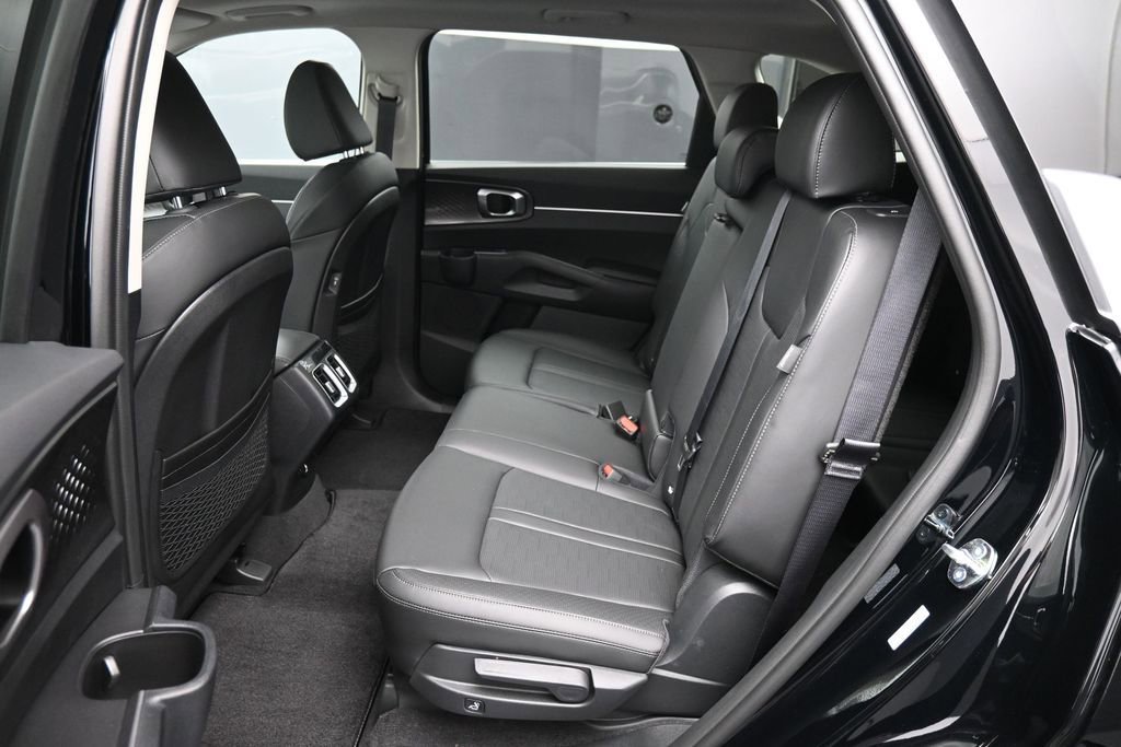 New 2026 Kia Sorento S w/ S Panoramic Sunroof Package FWD image 22