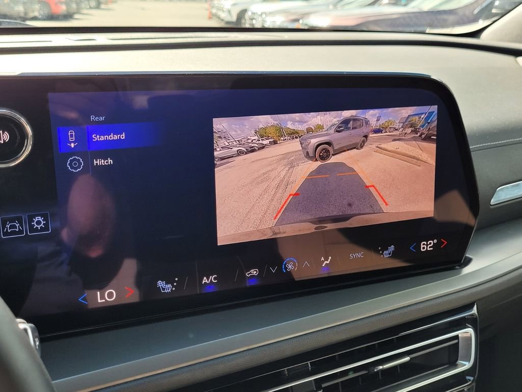 Certified 2025 Chevrolet Traverse LT FWD image 25