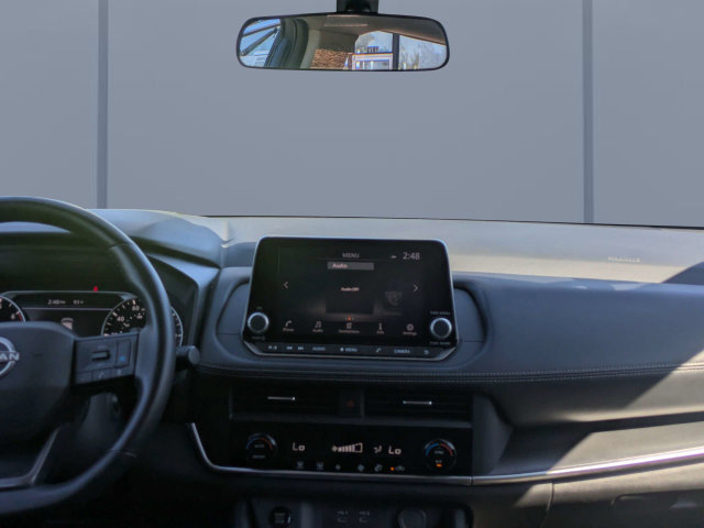 Used 2025 Nissan Rogue SV FWD image 19