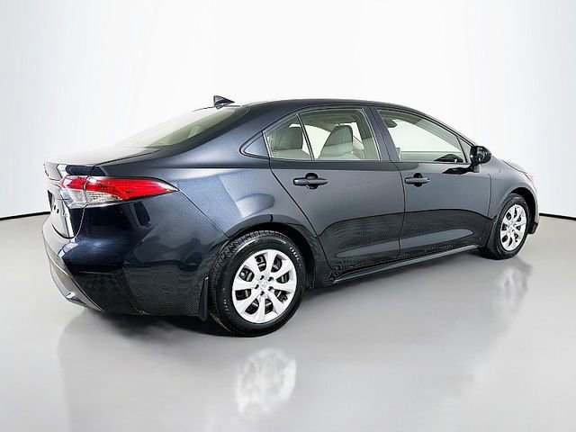 Used 2021 Toyota Corolla LE w/ Carpet Mat Package (TMS) FWD image 7