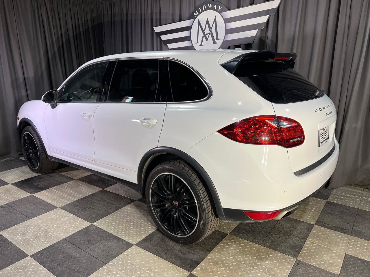 Used 2014 Porsche Cayenne AWD/4WD image 16