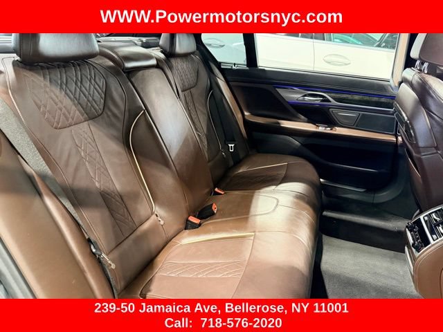 Used 2021 BMW 750i xDrive w/ Executive Package AWD/4WD image 23