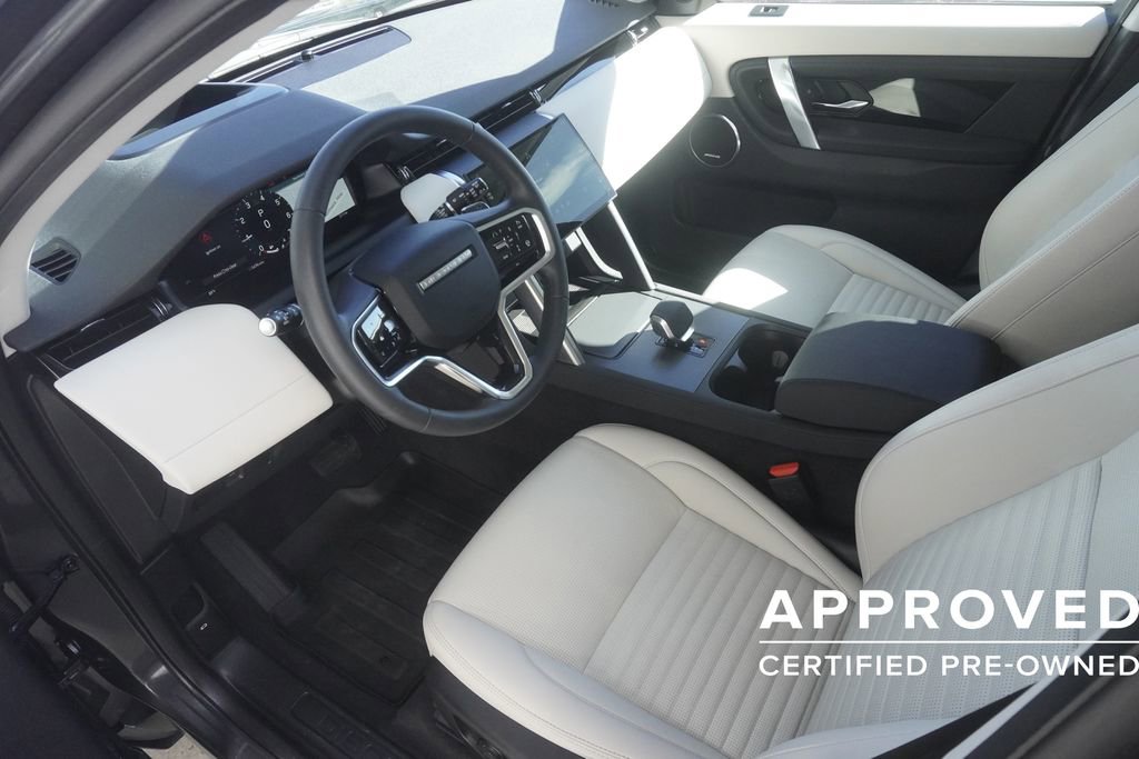 Used 2025 Land Rover Discovery Sport S image 18