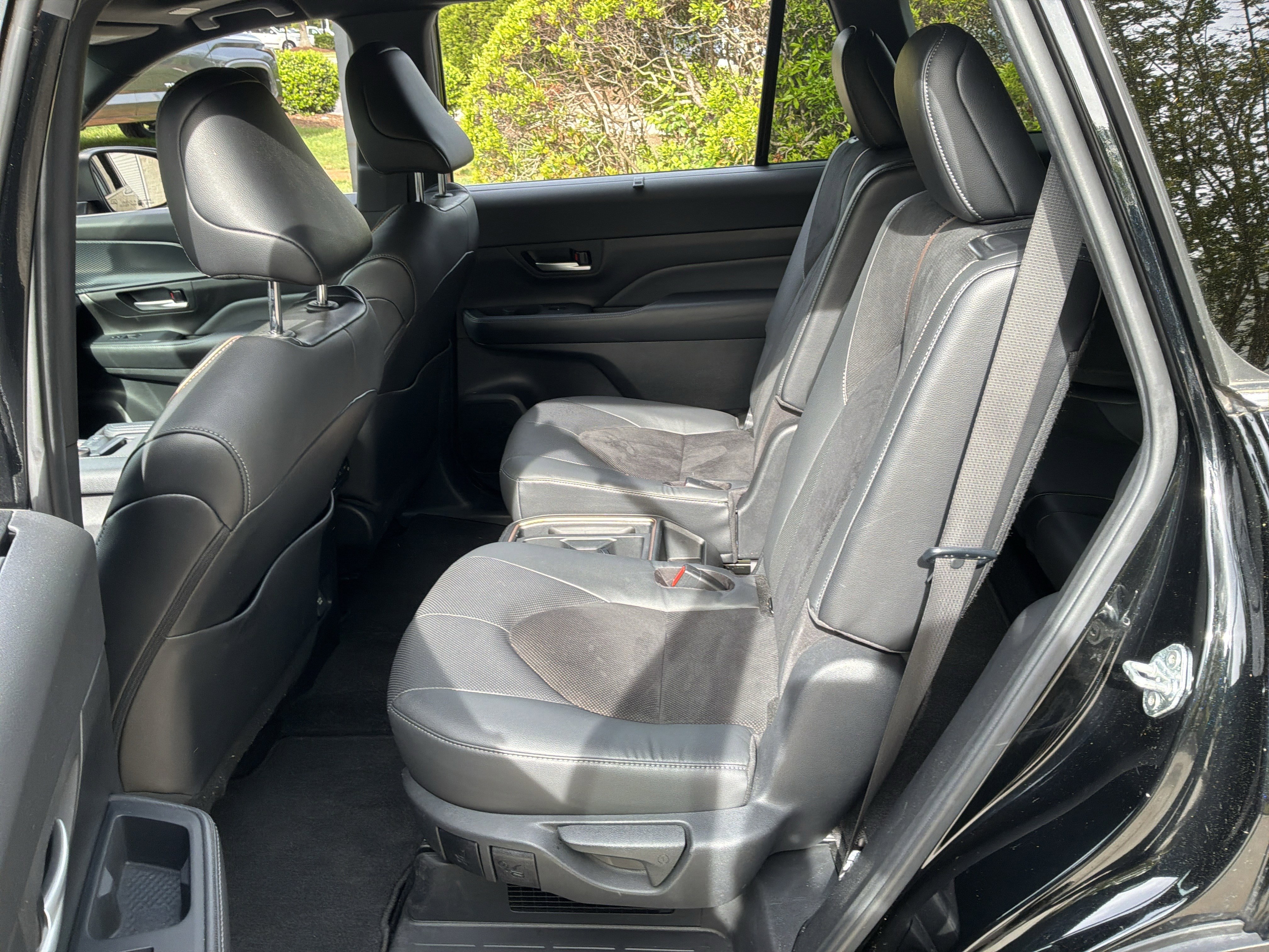 Used 2024 Toyota Grand Highlander AWD Hybrid image 31