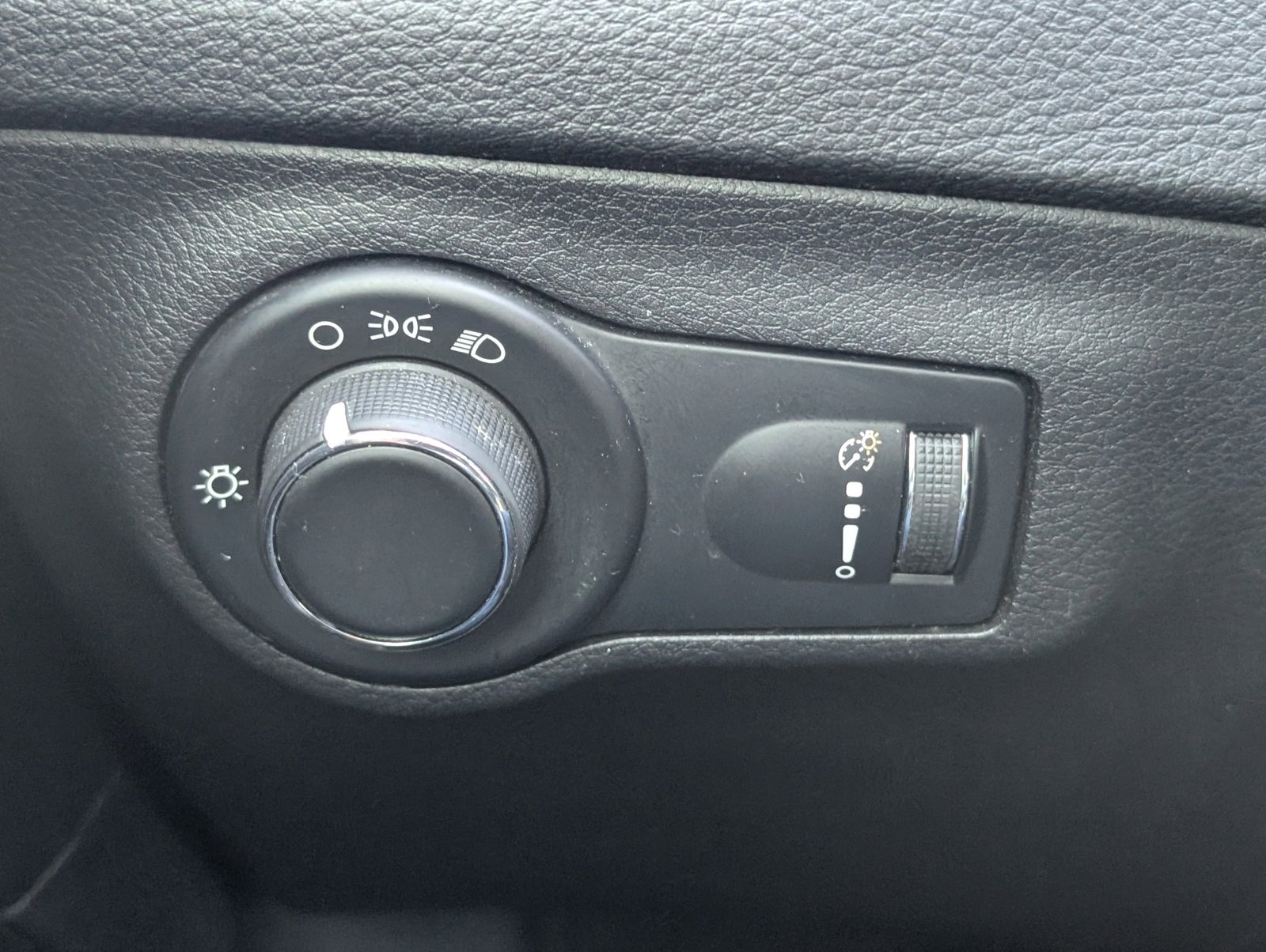 Used 2020 Jeep Compass Sport w/ Safety & Security Group image 24