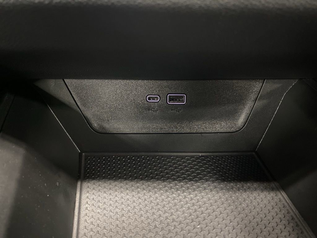 New 2026 Chevrolet Equinox LT w/ Convenience Package II AWD/4WD image 43