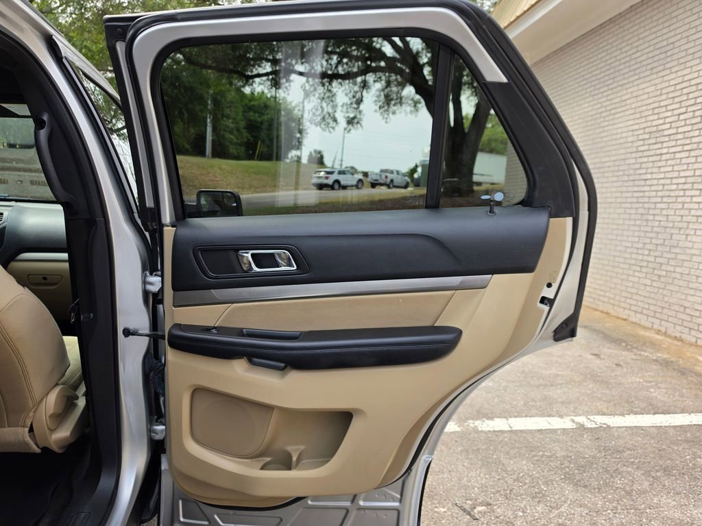 Used 2017 Ford Explorer FWD image 38