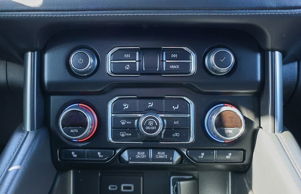 Used 2022 Chevrolet Tahoe Z71 w/ Luxury Package image 19