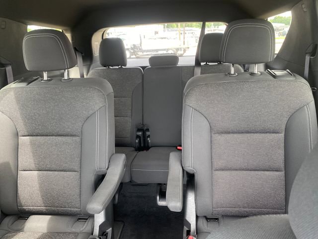 Used 2025 Chevrolet Traverse LT FWD image 37