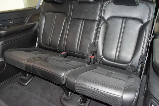 Used 2024 Jeep Wagoneer L Series II w/ Flexible Seating Group AWD/4WD image 18