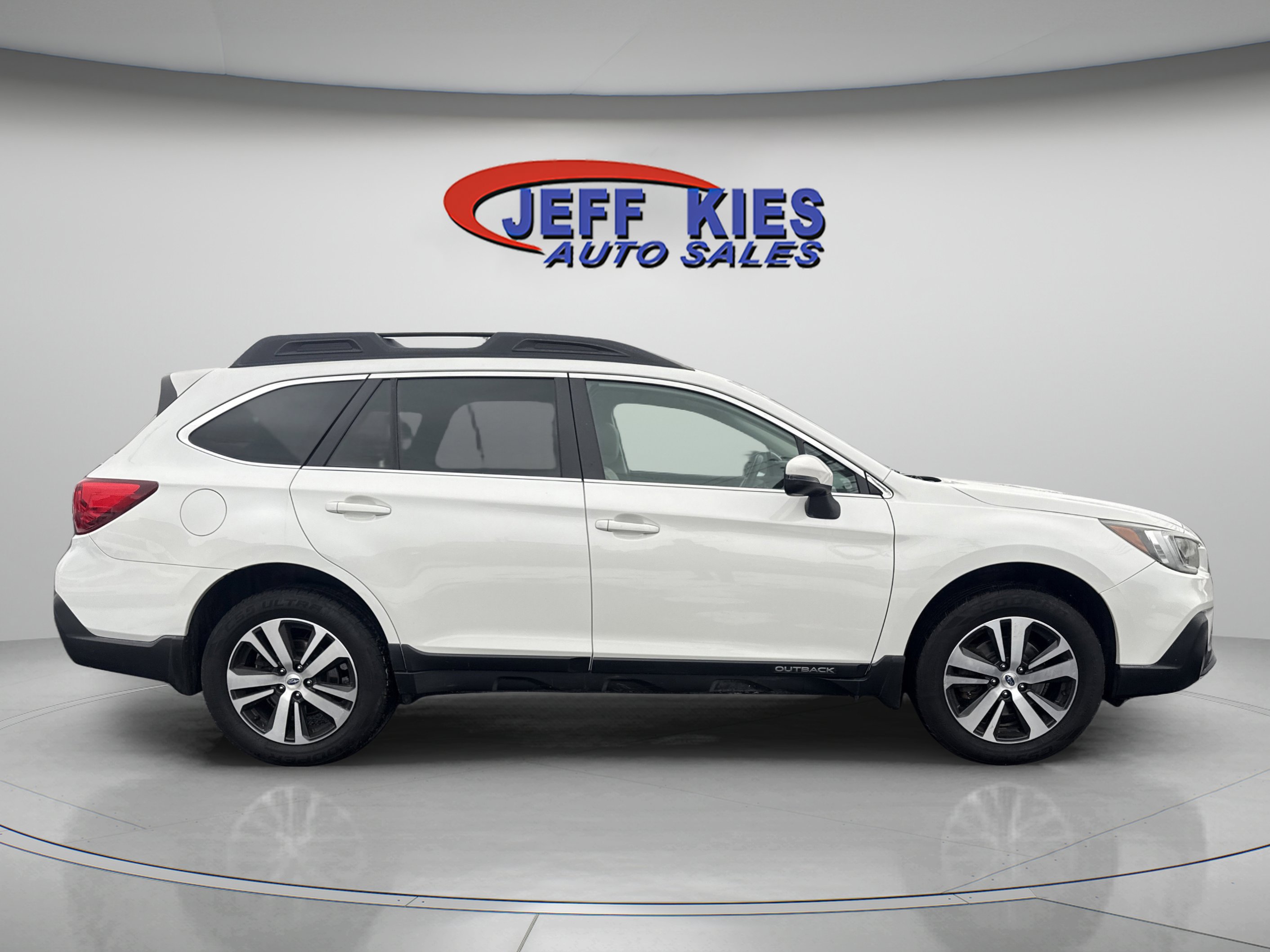 Used 2018 Subaru Outback 2.5i Limited image 4
