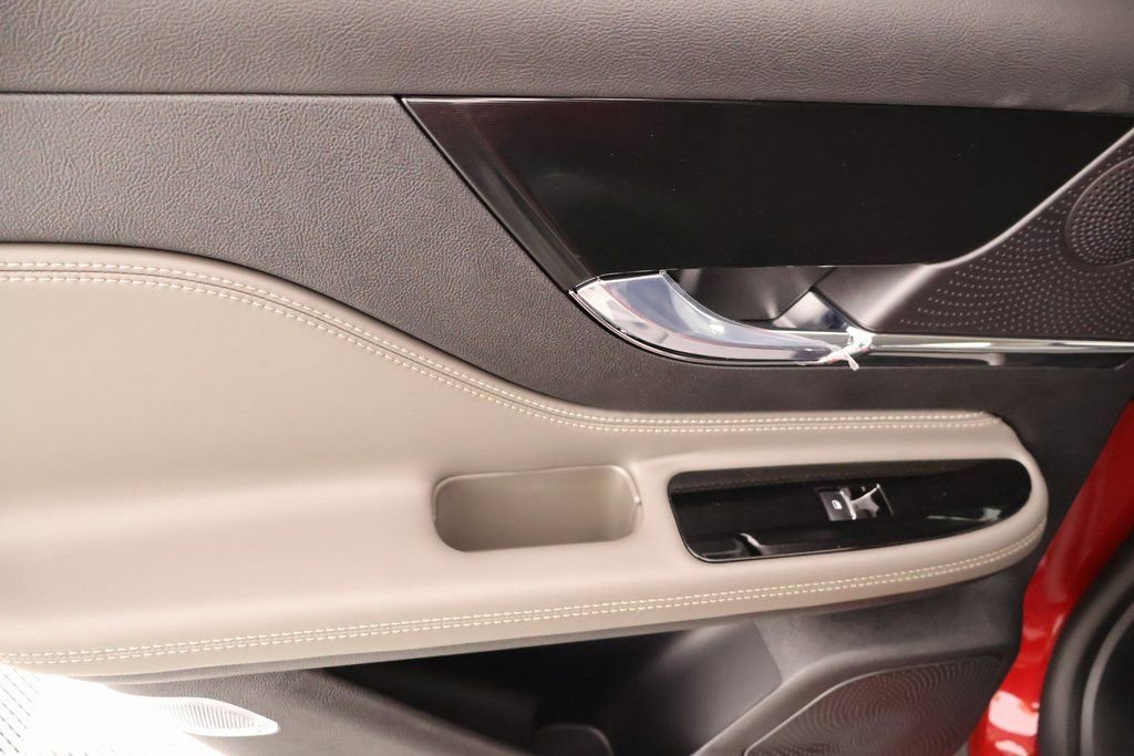 New 2026 Lincoln Corsair Premiere image 17