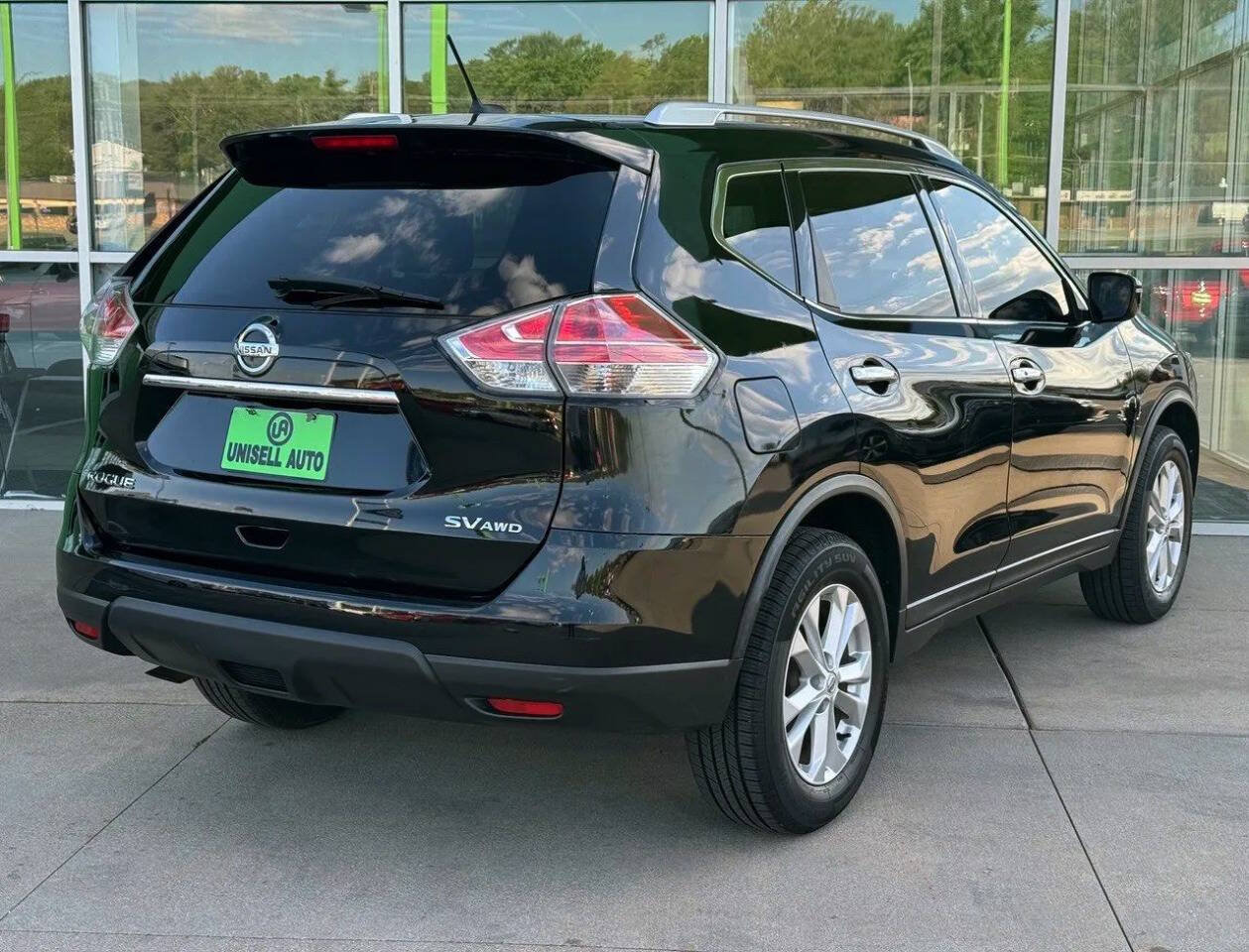 Used 2016 Nissan Rogue SV AWD/4WD image 7