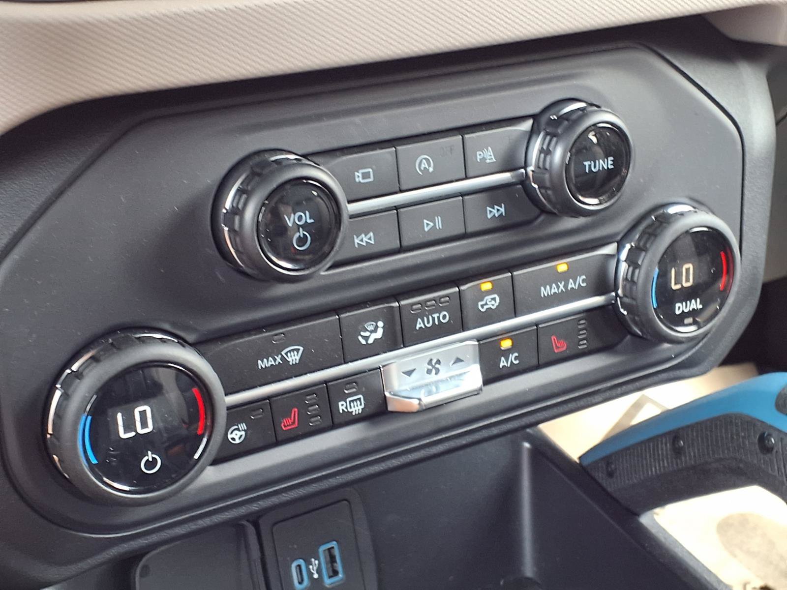 Used 2024 Ford Bronco Wildtrak AWD/4WD image 8