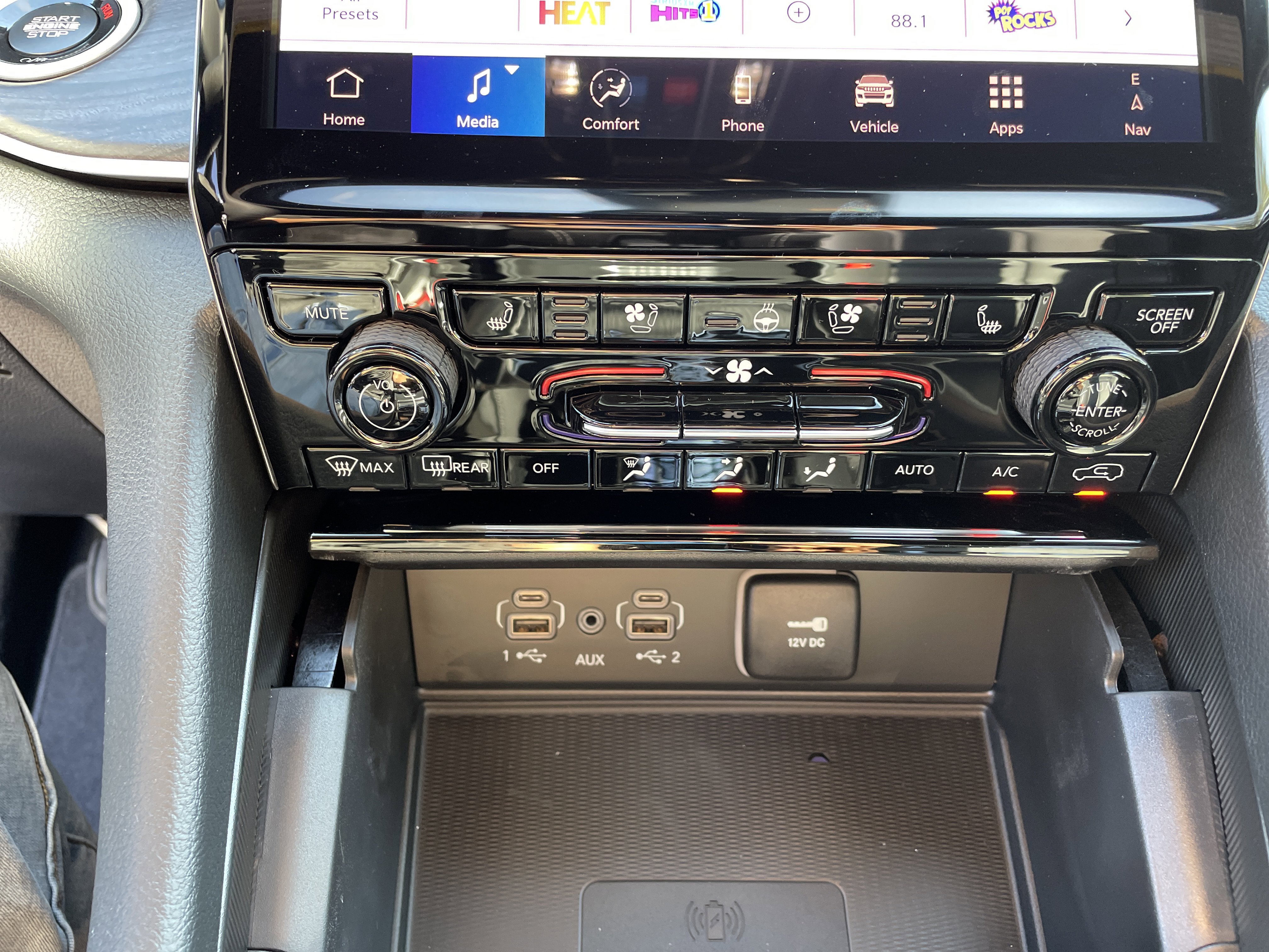 New 2025 Jeep Grand Cherokee Limited w/ Luxury Tech Group II image 29