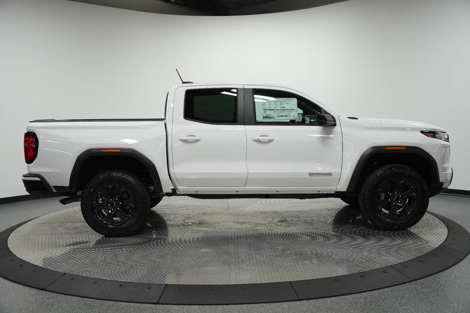 New 2025 GMC Canyon Elevation image 9