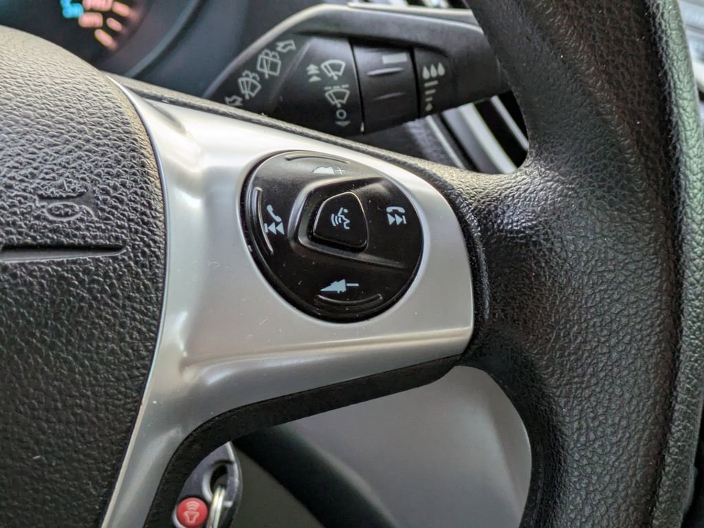 Used 2015 Ford Escape SE image 26