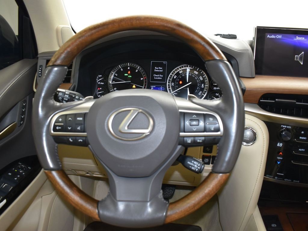 Used 2017 Lexus LX 570 570 image 32