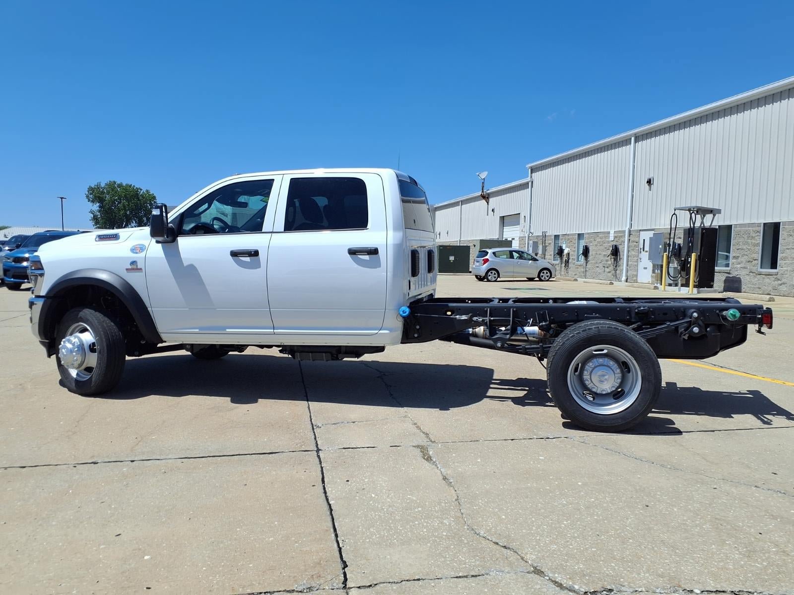 New 2026 RAM 4500 Tradesman w/ Chrome Appearance Group AWD/4WD image 19