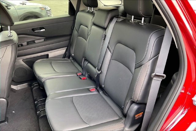 New 2026 Nissan Pathfinder SL FWD image 16
