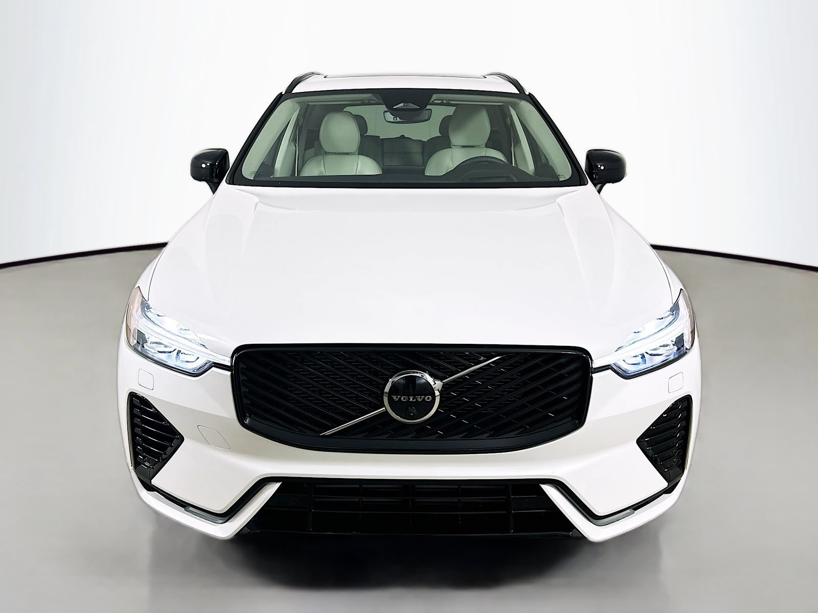 New 2026 Volvo XC60 T8 Ultra w/ Protection Package Premier AWD/4WD image 2