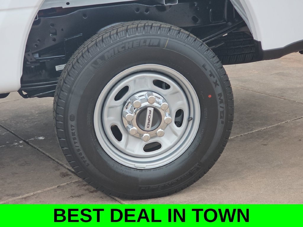 New 2026 Ford F250 XL w/ XL Chrome Package AWD/4WD image 36