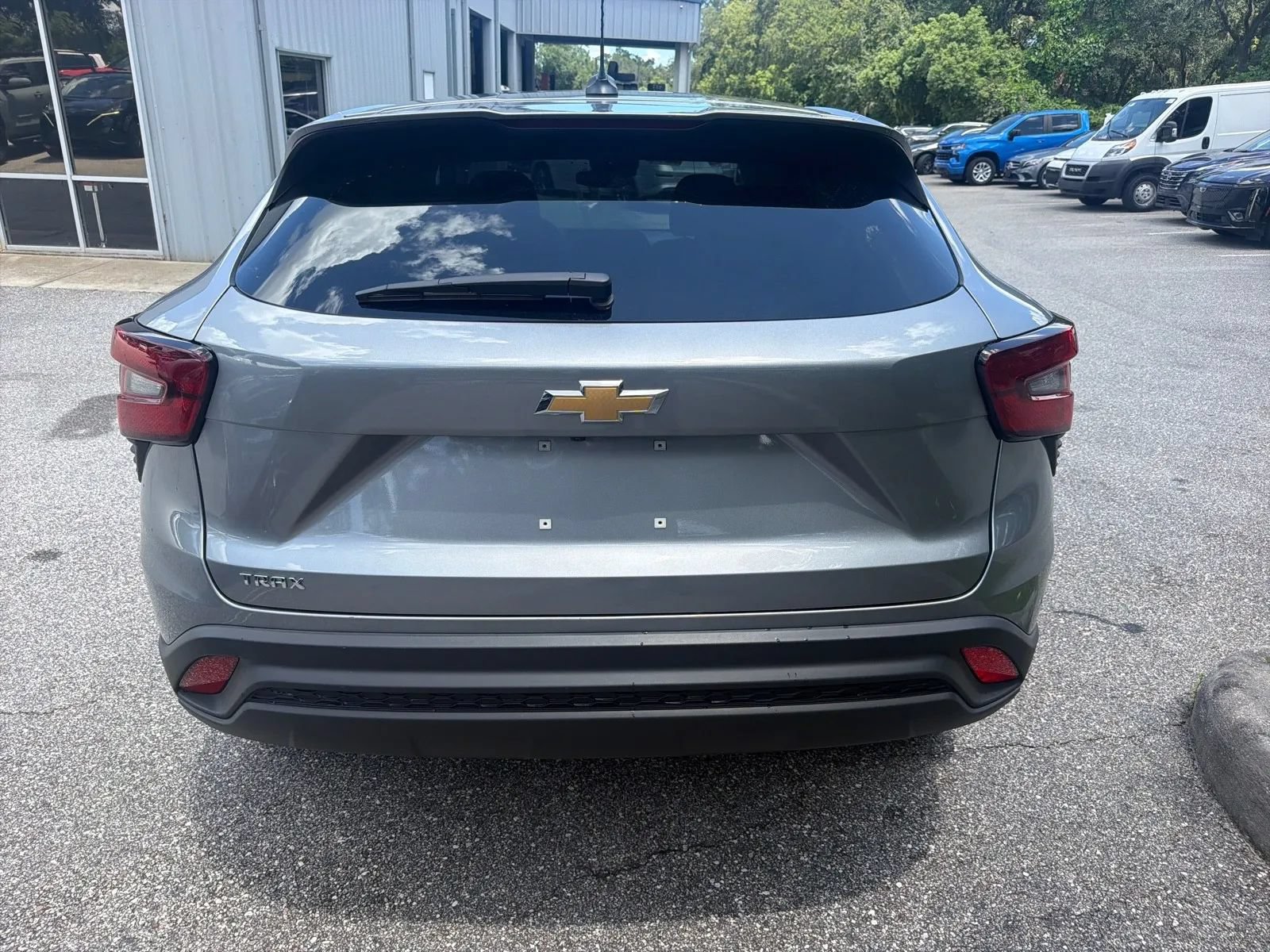 Used 2026 Chevrolet Trax LS FWD image 8