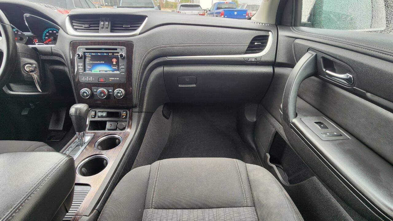 Used 2016 Chevrolet Traverse LT w/ Style and Technology Package FWD image 12